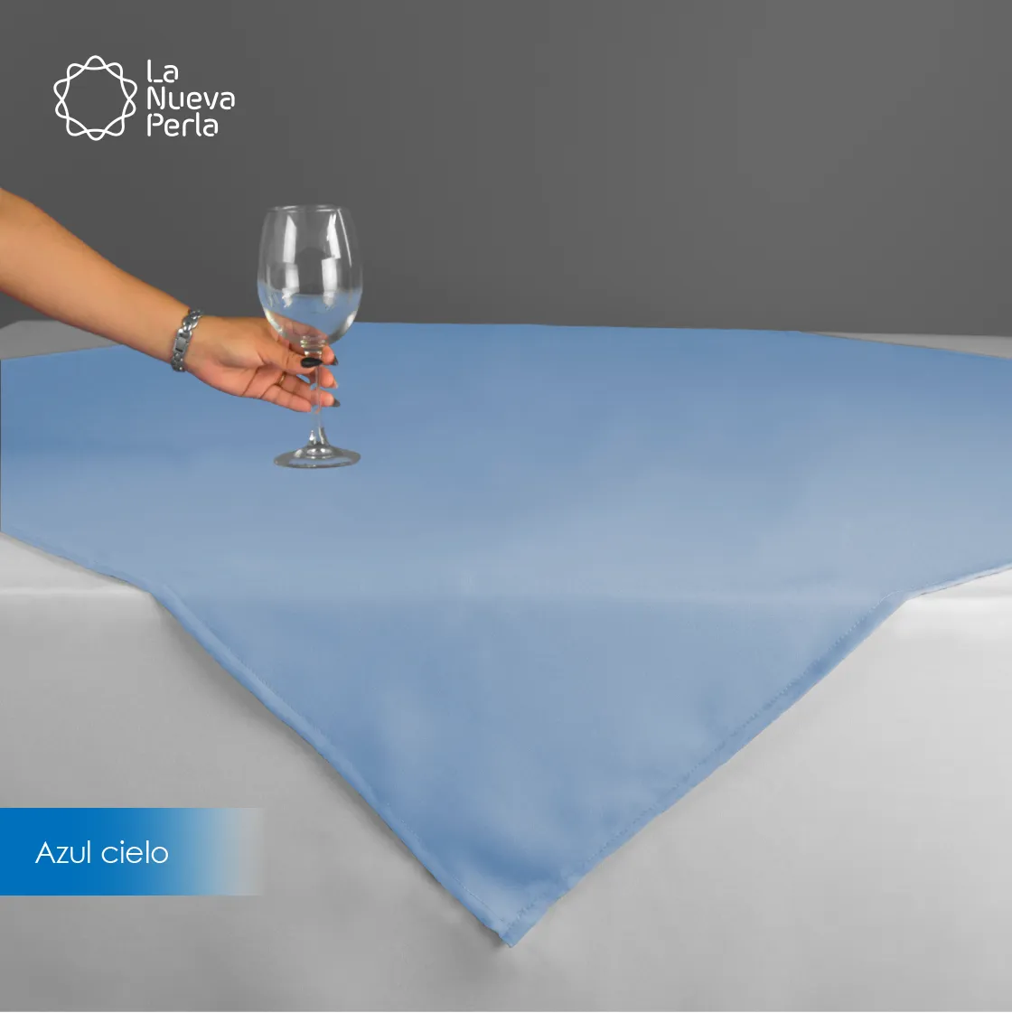 Cubre mantel Tergal Liverpool 145x145 cm Azul Cielo: imagen 1