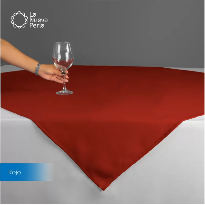 Cubre mantel Tergal Liverpool 145x145 cm Rojo